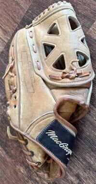 Vintage MacGregor Personal Model Leather Baseball Glove Field Master